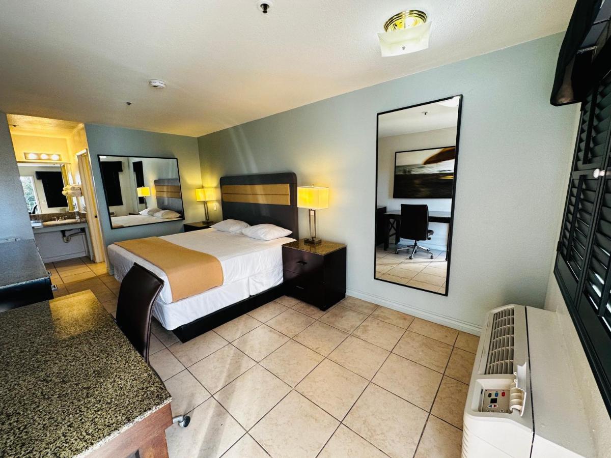Casa Blanca Express & Suites Cypress Buena Park - Anaheim Area Exteriér fotografie